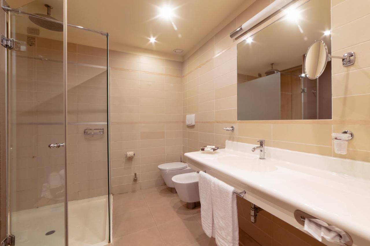 Motel Hotel Piranha Cameriano Ngoại thất bức ảnh