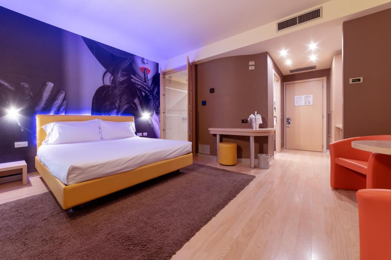 Motel Hotel Piranha Cameriano Ngoại thất bức ảnh